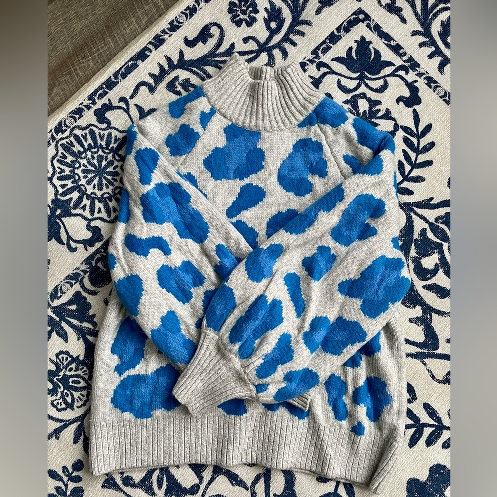 H&M balloon sleeve graphic leopard print sweater